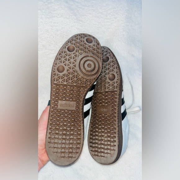 Adidas Samba Sneakers sz 7 - Picture 5 of 9